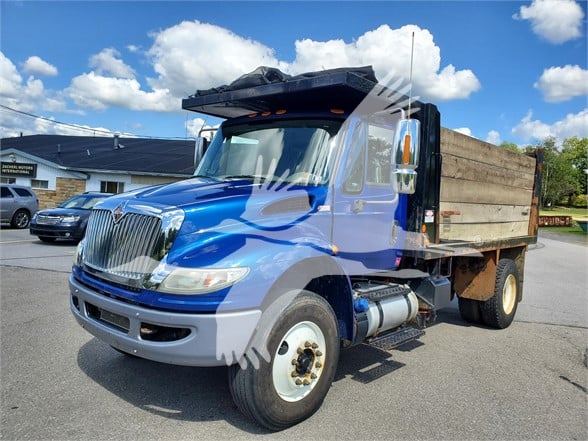 2015 INTERNATIONAL DURASTAR 4300 - image 1 of 6