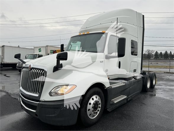 2019 INTERNATIONAL LT - image 1 of 6