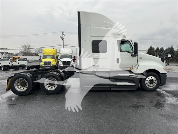 2019 INTERNATIONAL LT - image 6 of 6