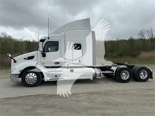 2018 PETERBILT 579 - image 2 of 6