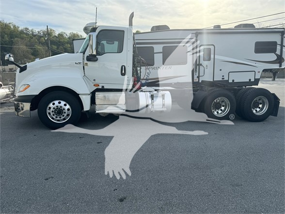 2019 INTERNATIONAL LT - image 2 of 6