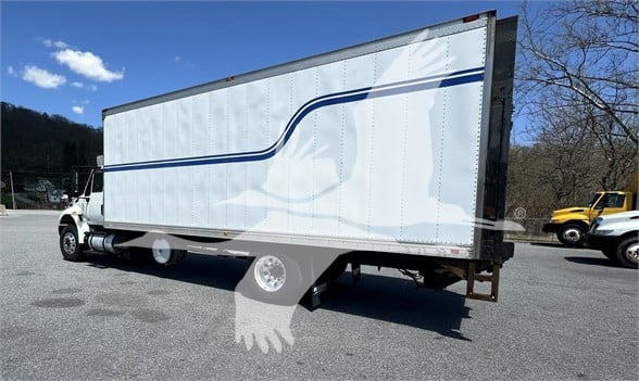 2016 INTERNATIONAL DURASTAR 4300 - image 4 of 6