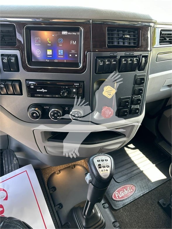 2018 PETERBILT 579 - image 4 of 6