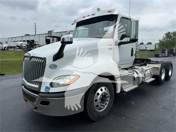 2019 INTERNATIONAL LT - image 1 of 6