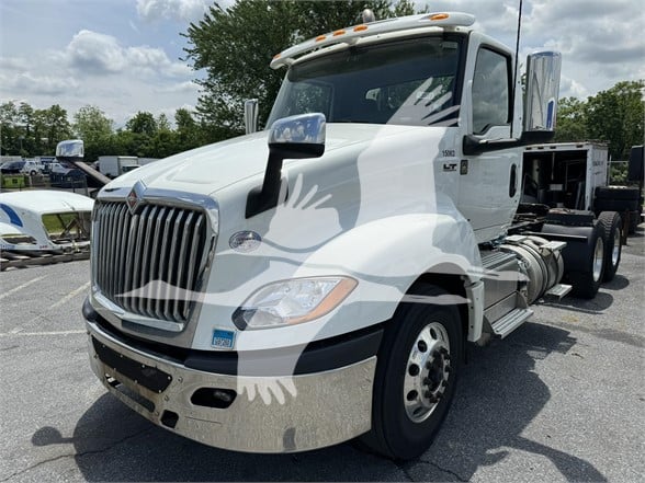 2019 INTERNATIONAL LT - image 1 of 6