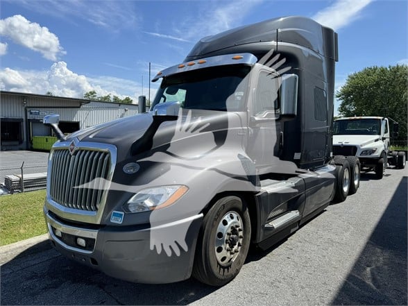 2019 INTERNATIONAL LT - image 1 of 6