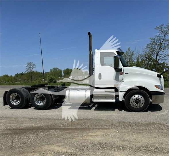 2019 INTERNATIONAL LT - image 5 of 6