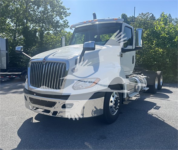 2019 INTERNATIONAL LT - image 1 of 6