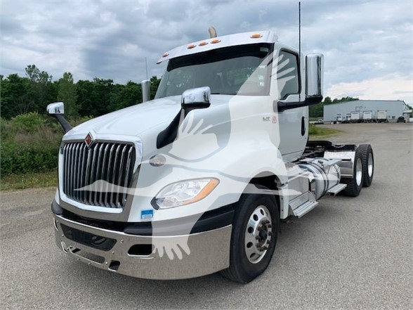 2019 INTERNATIONAL LT - image 1 of 6