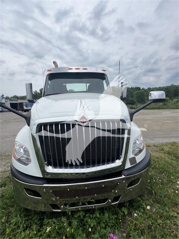 2019 INTERNATIONAL LT - image 5 of 6