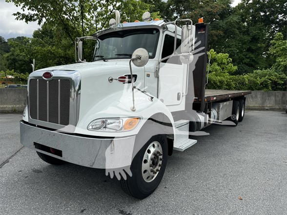 2015 PETERBILT 348 - image 1 of 6