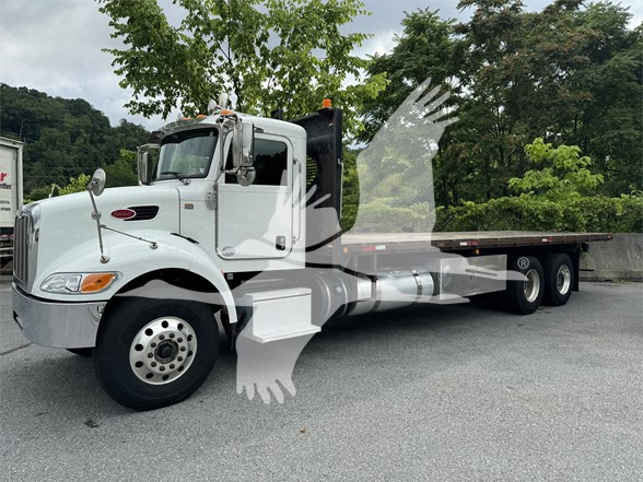 2015 PETERBILT 348 - image 2 of 6