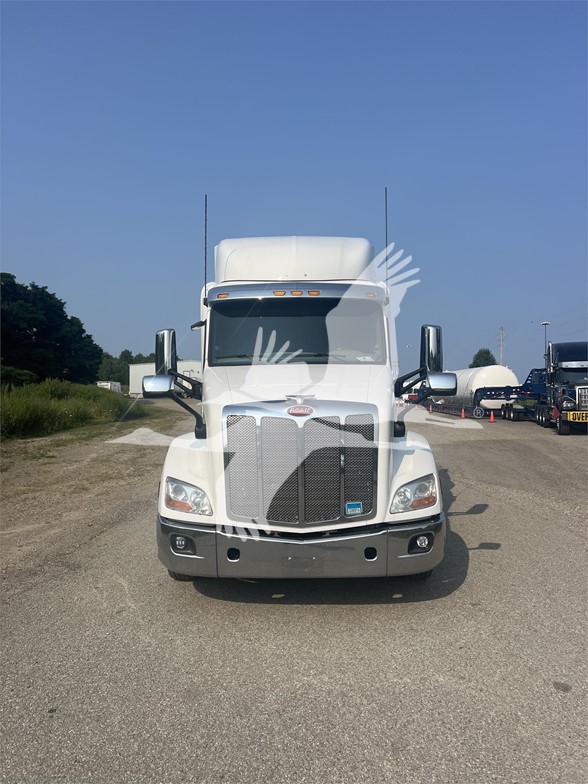 2018 PETERBILT 579 - image 6 of 6